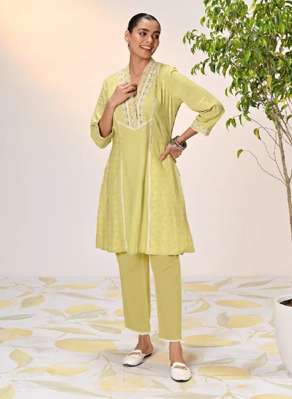 Mehnaz Green Embroidered Cotton Linen Kurta Set for Women