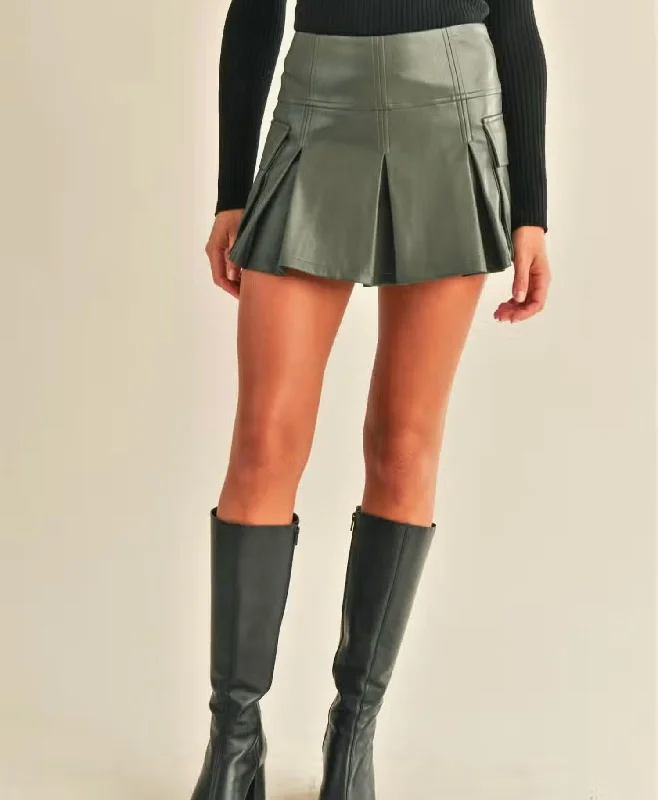 Pleated Cargo Skort In Olive